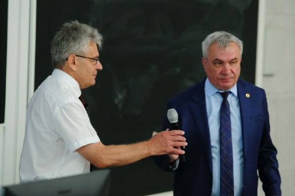 Правительство РФ согласовало три кандидатуры на должность Президента РАН