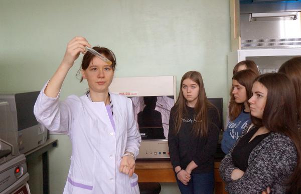 Ежегодно в День российской науки (или накануне, как в этом году) Институт цитологии и генетики распахивает свои двери для всех желающих и приглашает их на интересные экскурсии и увлекательные лекции