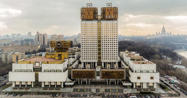 Многолетнее противостояние в Украине, сопровождавшееся гибелью и лишениями мирных людей, переросло в острый военный конфликт. Мы считаем крайне важным путем переговорного процесса достигнуть прекращения боевых действий и скорейшего мирного урегулирования. 