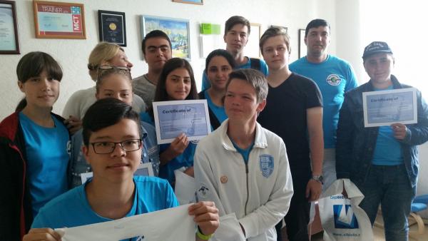 19 июля в Сибинфоцентре ребята создали приложение-конструктор, которое позволяет обрабатывать картинки и делать графические спецэффекты