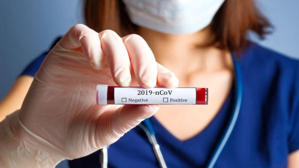 Благодаря чему большинство заболевших COVID-19 выздоравливают, мнение вирусолога