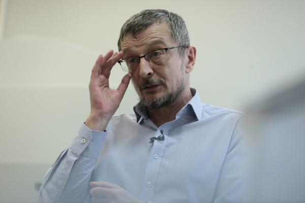  Юрий Анатольевич Добровольский — доктор химических наук, профессор, руководитель Центра компетенций национальной технологической инициативы «Новые и мобильные источники энергии» при Институте проблем химической физики РАН в Черноголовке
