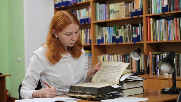 В НГУ создана Лаборатория археографии и источниковедения