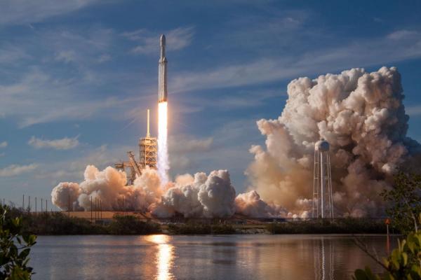 Космическая гонка миллиардеров способствуют дополнительному ухудшению ситуации с парниковыми газами