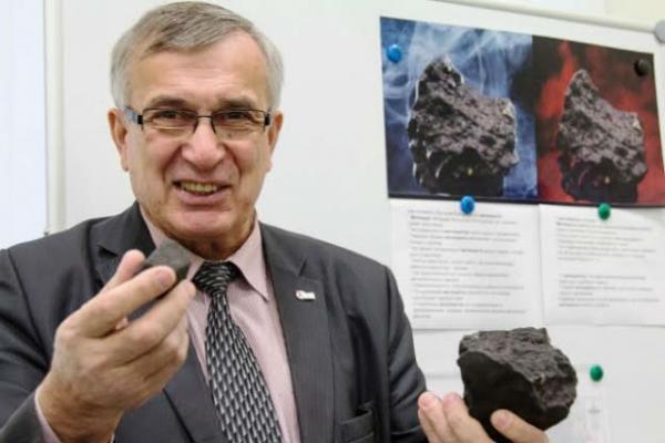 Виктор Гроховский, член комитета Российской Академии наук по метеоритам, доцент Уральского федерального университета