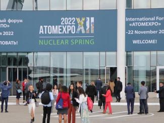 XII Международный форум ATOMEXPO-22, прошедший 21-22 ноября в Сочи на площадке научного Центра «Сириус» разрушает миф о международной «изоляции» нашей страны