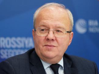 На вопросы об изменениях в руководстве наукой и образованием ответил вице-президент РАН Алексей Хохлов